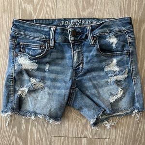 American Eagle Super Stretch Super Low Shortie Size 6 Jean Shorts